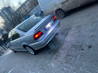 BMW 5 Series foto 3