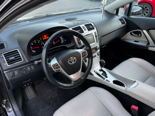 Toyota Avensis foto 6