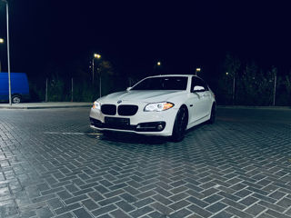 BMW 5 Series foto 2