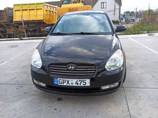 Hyundai Accent foto 2