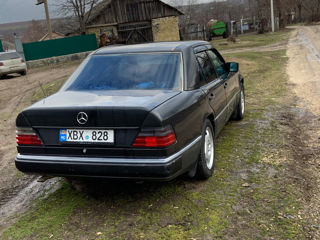 Mercedes Series (W124)