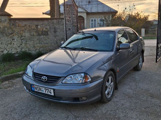 Toyota Avensis foto 6