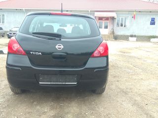 Nissan Tiida foto 7