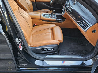 BMW 7 Series фото 6