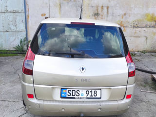 Renault Grand Scenic foto 2