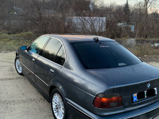 BMW 5 Series foto 4