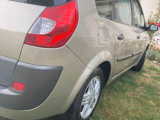 Renault Grand Scenic foto 2