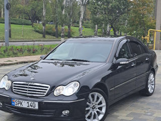 Mercedes C-Class foto 10