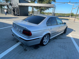 BMW 5 Series foto 3