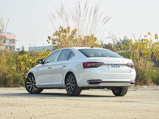 Skoda Superb foto 6