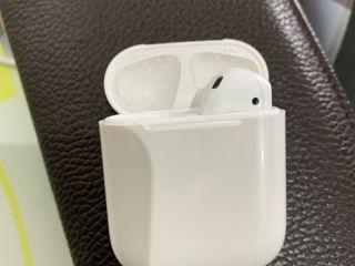 Apple AirPods (2nd Generation)