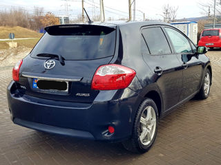 Toyota Auris foto 2