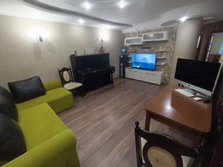 Apartament cu 2 camere, 70 m², Centru, Chișinău foto 4