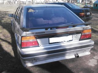 Nissan Bluebird foto 2