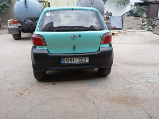 Toyota Yaris foto 2