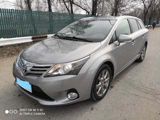 Toyota Avensis foto 2