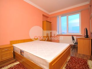 Apartament cu 3 camere, Centru, str. Testemițanu, 380 € ! foto 3