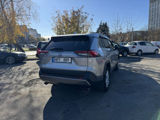 Rav 4 liber pentru chirie foto 8