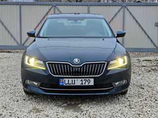 Skoda Superb foto 2