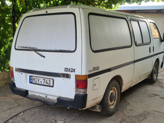 Isuzu Midi foto 1