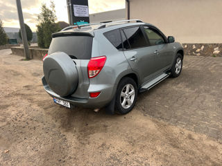 Toyota Rav 4 foto 4