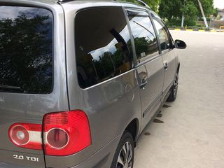 Volkswagen Sharan foto 2