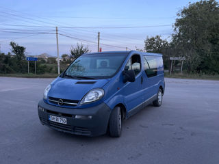 Opel Vivaro foto 2