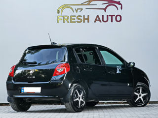 Renault Clio foto 3