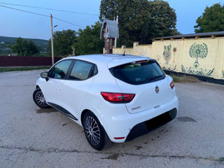 Renault Clio foto 4