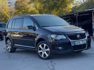 Volkswagen Touran foto 3