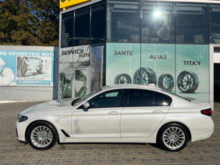 BMW 5 Series foto 3