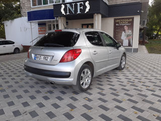 Peugeot 207 foto 9