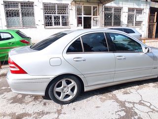 Mercedes C Class foto 9