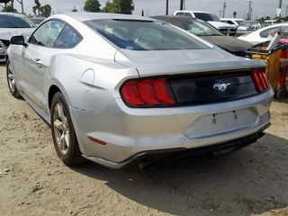 Ford Mustang foto 3