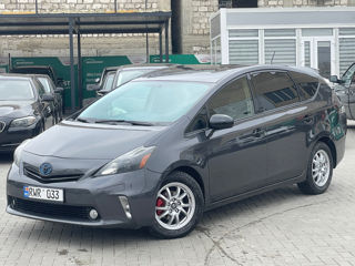 Toyota Prius v