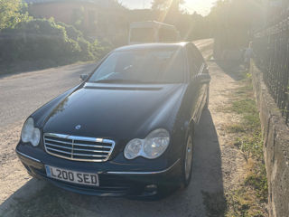 Mercedes C-Class foto 1