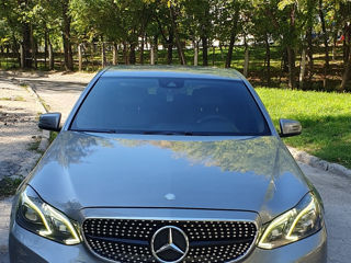 Mercedes E-Class foto 1