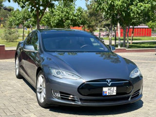 Tesla Model S foto 2