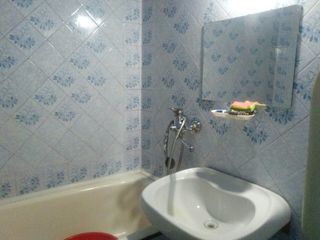 or. Balti. Gazda. Apartament cu 3-odai separate  la Bam  sec. (Dacia) str. Conev 34  din  mijlocul b foto 3