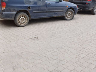Volkswagen Caddy foto 1