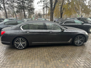 BMW 7 Series foto 7