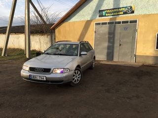 Audi A4 foto 1