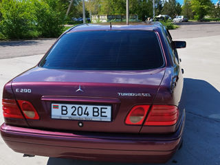 Mercedes E-Class foto 4