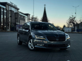 Skoda Superb foto 3