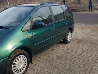 Volkswagen Sharan foto 2