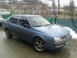 Volkswagen Vento foto 1