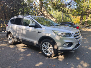 Ford Kuga foto 2