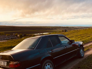 Mercedes Series (W124)