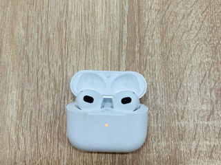 Продам AirPods 3