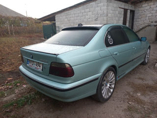 BMW 5 Series foto 3